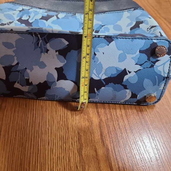 Michael Kors Hailee XS Crossbody Satchel in Navy Floral with Gold-tone Hardware - Picture 15 of 16